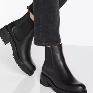 La Canadienne Chelsea Booties. 37.5 (7 US).